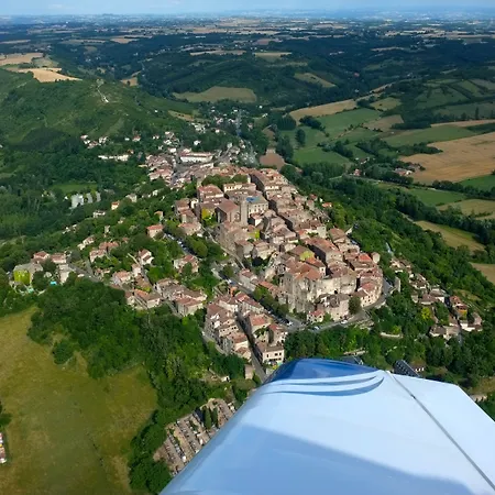 게스트하우스 Les Vents Bleus 4*