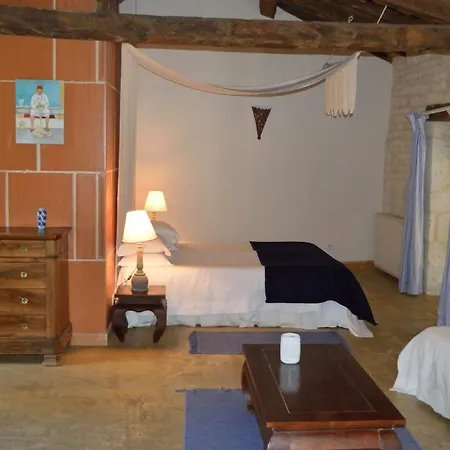 Les Vents Bleus 게스트하우스 Donnazac