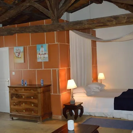 게스트하우스 Les Vents Bleus 4*